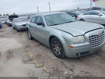  Salvage Chrysler 300