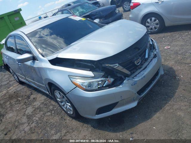  Salvage Nissan Altima