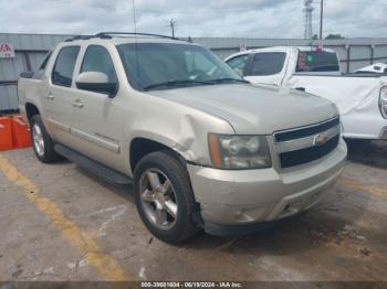  Salvage Chevrolet Avalanche 1500