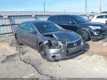  Salvage Nissan Altima