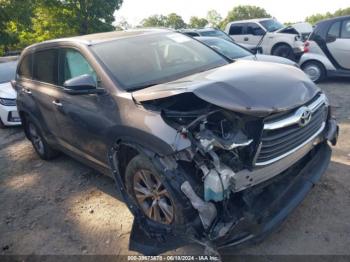  Salvage Toyota Highlander