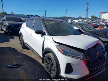  Salvage Nissan Kicks