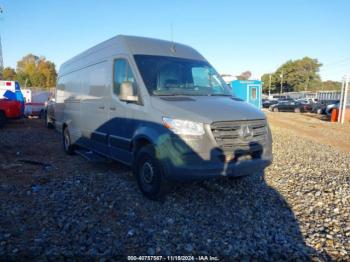  Salvage Mercedes-Benz Sprinter 2500