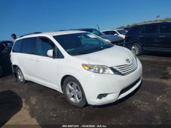  Salvage Toyota Sienna