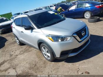  Salvage Nissan Kicks