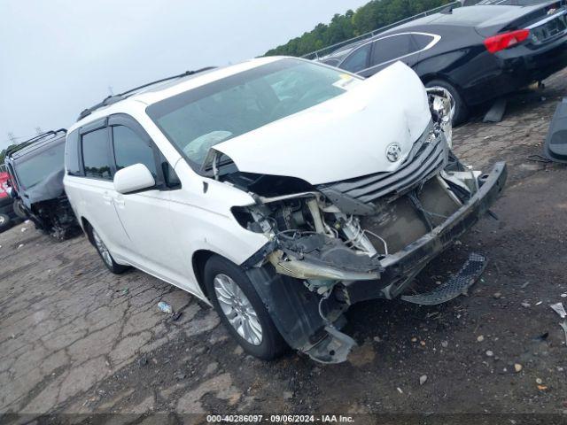  Salvage Toyota Sienna