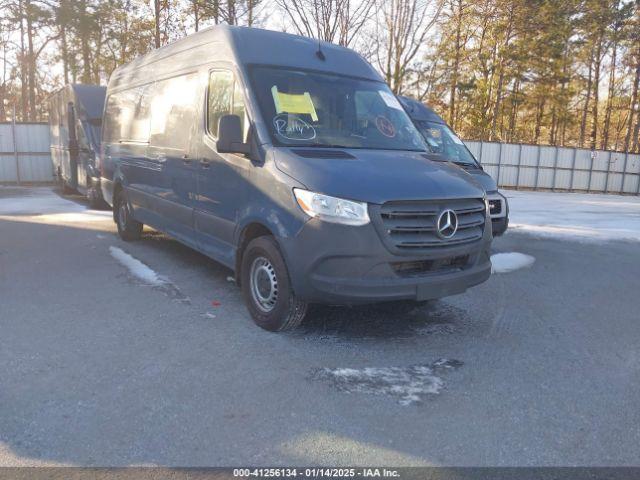  Salvage Mercedes-Benz Sprinter 2500