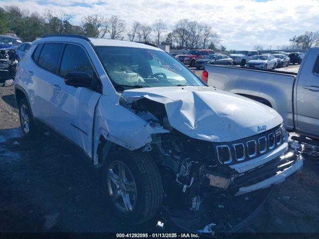  Salvage Jeep Compass