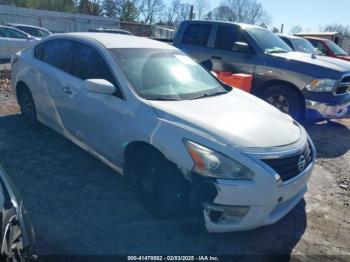  Salvage Nissan Altima