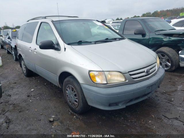  Salvage Toyota Sienna