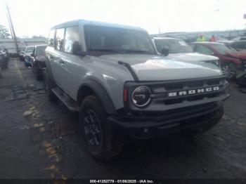  Salvage Ford Bronco