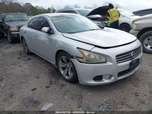  Salvage Nissan Maxima