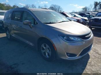  Salvage Chrysler Pacifica