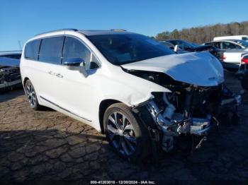  Salvage Chrysler Pacifica