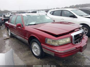  Salvage Lincoln Towncar