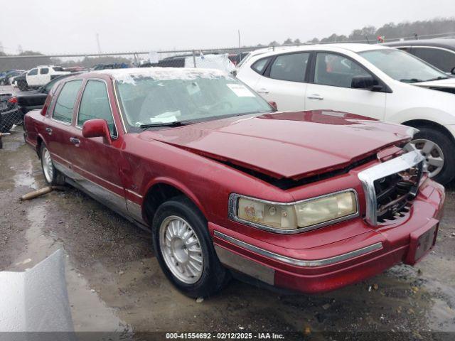  Salvage Lincoln Towncar