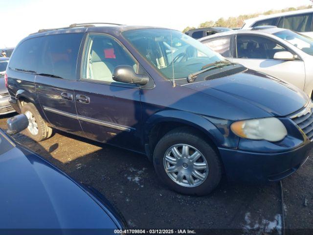  Salvage Chrysler Town & Country
