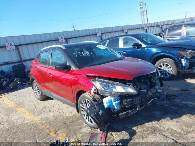  Salvage Nissan Kicks