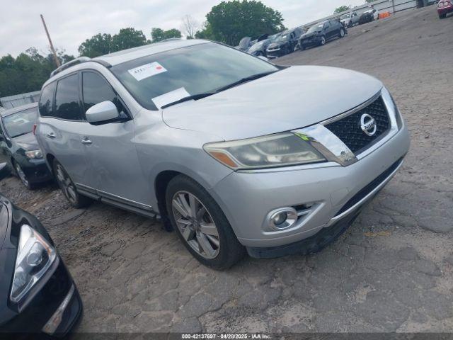  Salvage Nissan Pathfinder