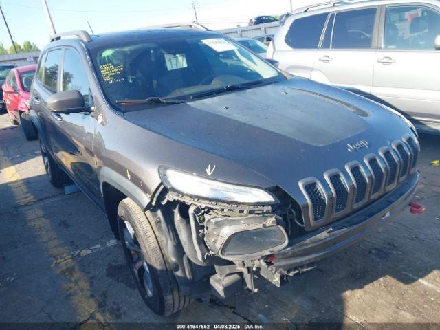  Salvage Jeep Cherokee
