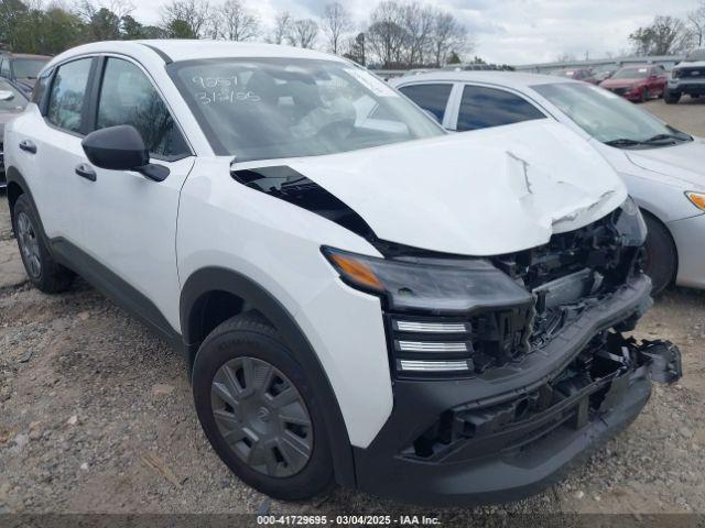  Salvage Nissan Kicks
