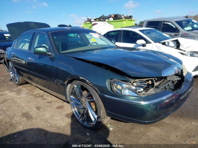  Salvage Lincoln Towncar