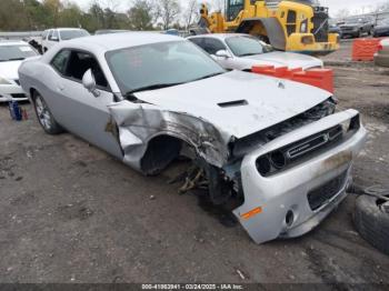  Salvage Dodge Challenger