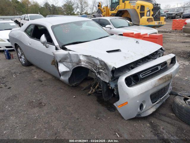  Salvage Dodge Challenger