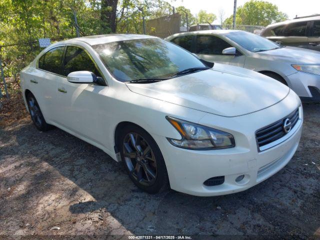  Salvage Nissan Maxima