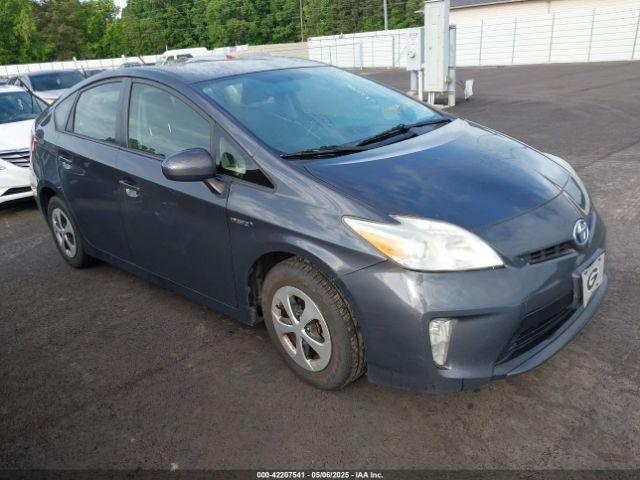  Salvage Toyota Prius