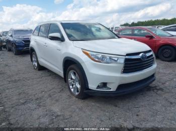  Salvage Toyota Highlander