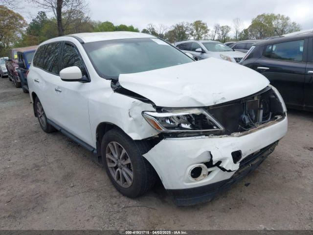  Salvage Nissan Pathfinder