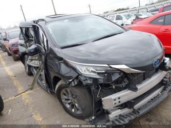  Salvage Toyota Sienna