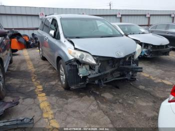  Salvage Toyota Sienna