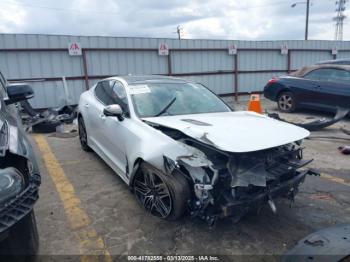  Salvage Kia Stinger