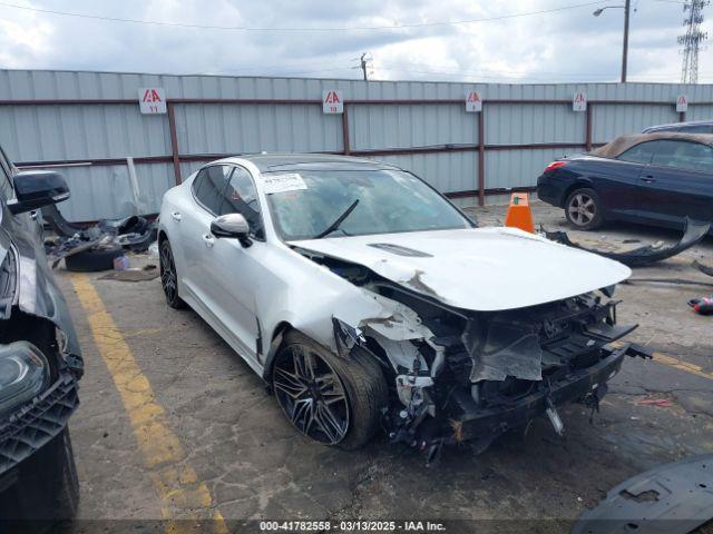  Salvage Kia Stinger