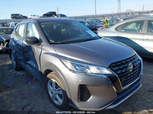  Salvage Nissan Kicks