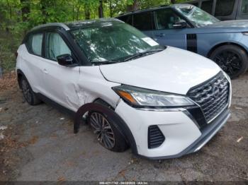  Salvage Nissan Kicks