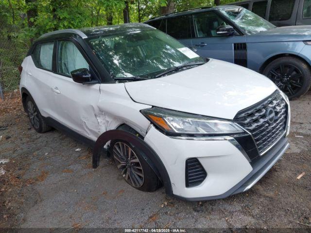  Salvage Nissan Kicks