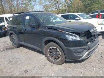  Salvage Nissan Pathfinder