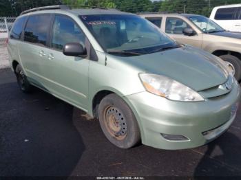  Salvage Toyota Sienna