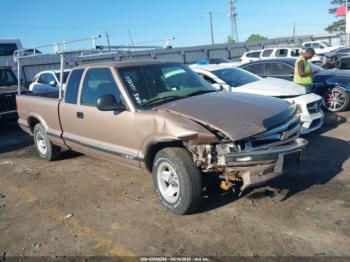 Salvage Chevrolet S-10