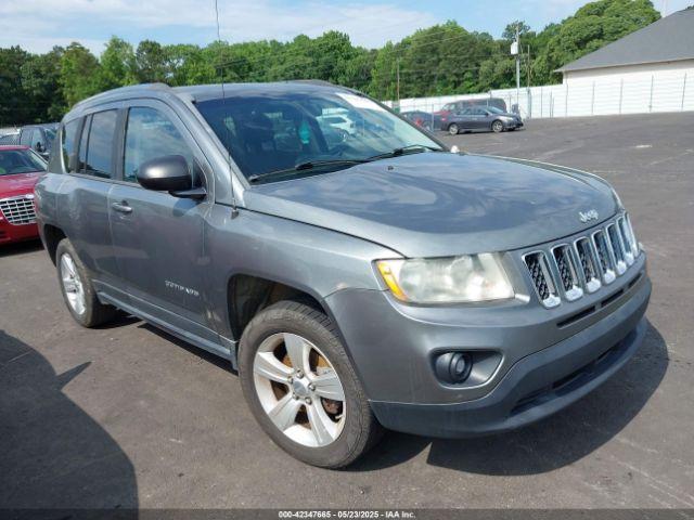 Salvage Jeep Compass