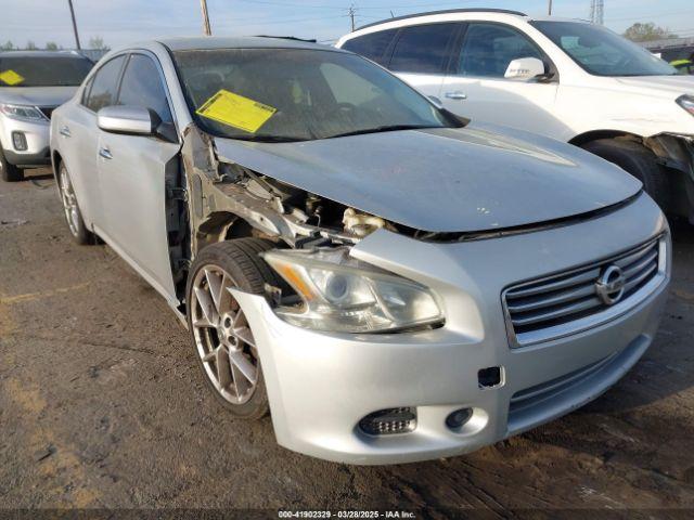  Salvage Nissan Maxima