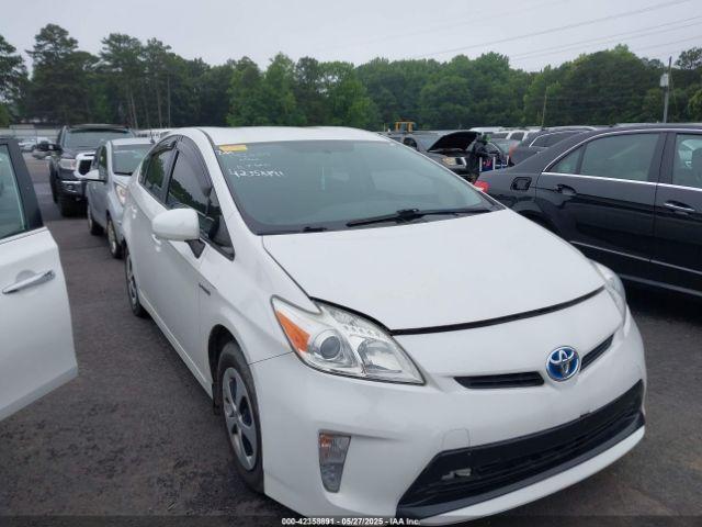  Salvage Toyota Prius