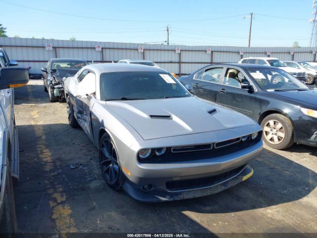  Salvage Dodge Challenger