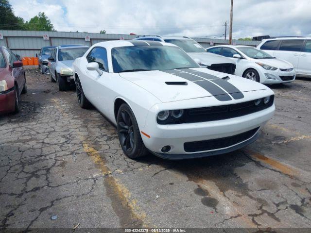  Salvage Dodge Challenger