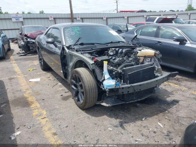  Salvage Dodge Challenger