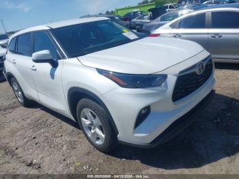  Salvage Toyota Highlander