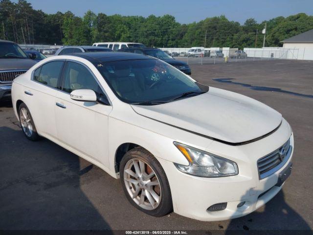  Salvage Nissan Maxima